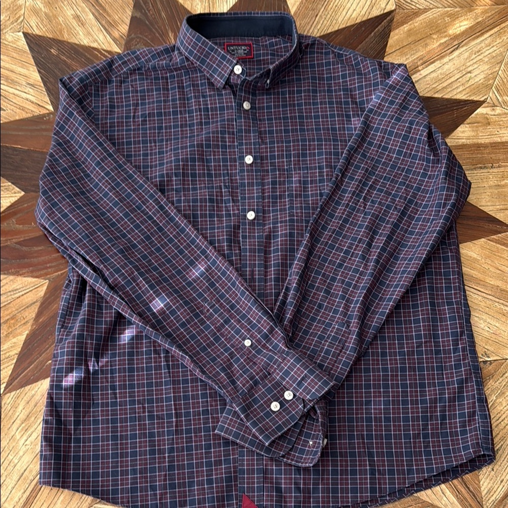 UNTUCKit Red and Gray Casual Button Down Shirt